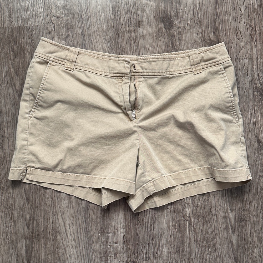 New York and Company size 8 khaki short